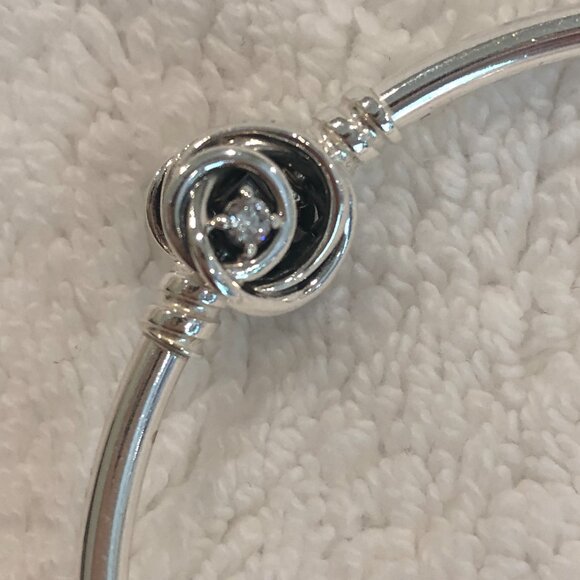 NWT (Box) Pandora Moments Encircled Clasp Bangle Sterling Silver 6.7 in - Picture 9 of 13